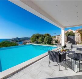 3 bedroom villa with infinity pool in Mlini, sleeps 6